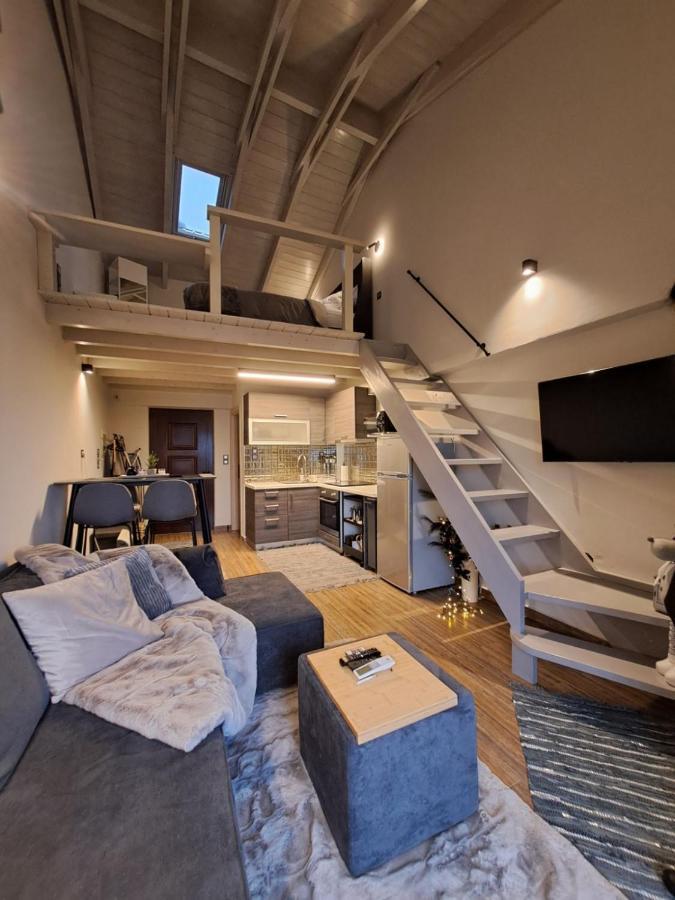 Vrachos Suites Aigio Esterno foto
