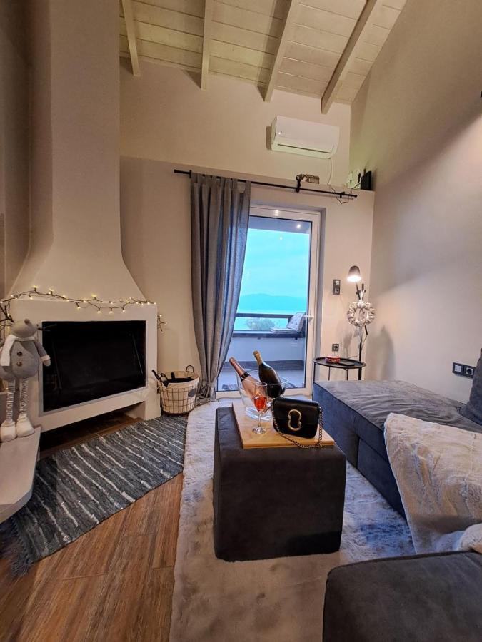 Vrachos Suites Aigio Esterno foto