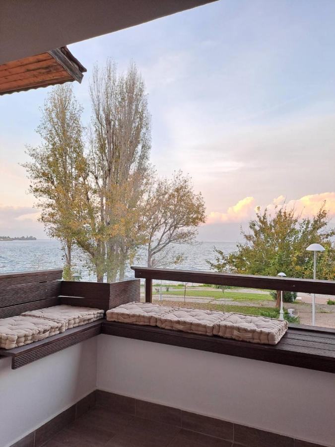 Vrachos Suites Aigio Esterno foto